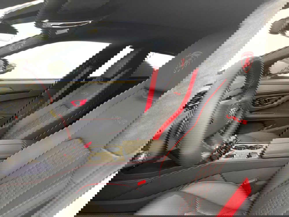 Lamborghini Urus nuova a Bari (7)