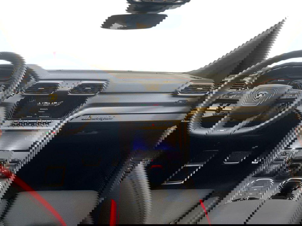 Lamborghini Urus nuova a Bari (8)