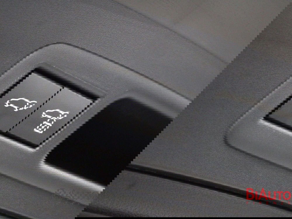 Lexus UX usata a Firenze (17)