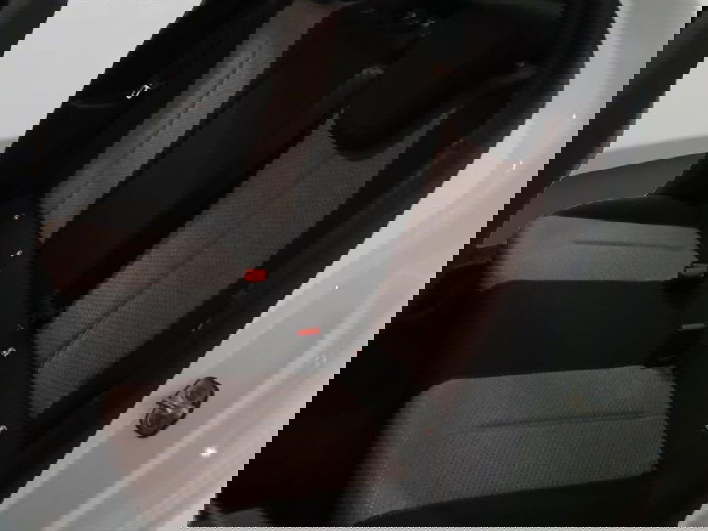 Opel Corsa nuova a Genova (10)