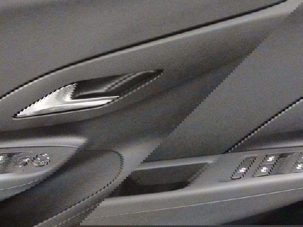 Opel Corsa nuova a Genova (12)