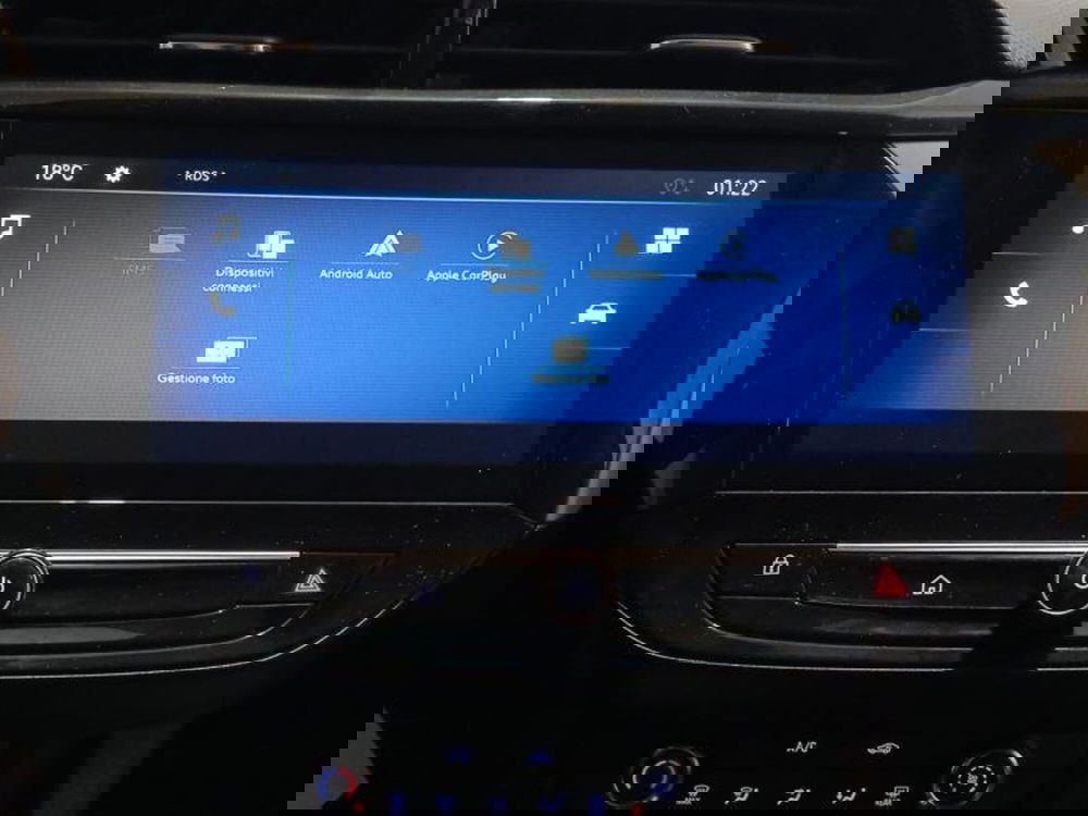 Opel Corsa nuova a Genova (15)