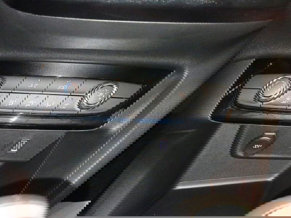 Opel Corsa nuova a Genova (16)