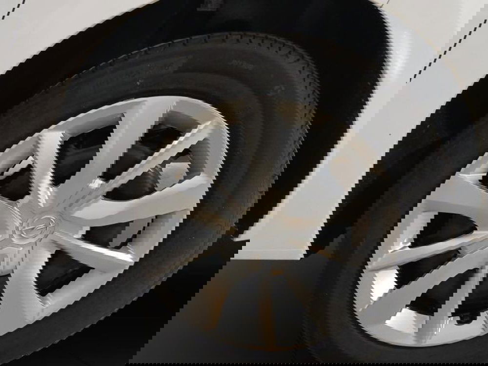 Opel Corsa nuova a Genova (18)