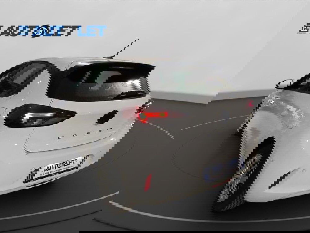 Opel Corsa nuova a Genova (8)