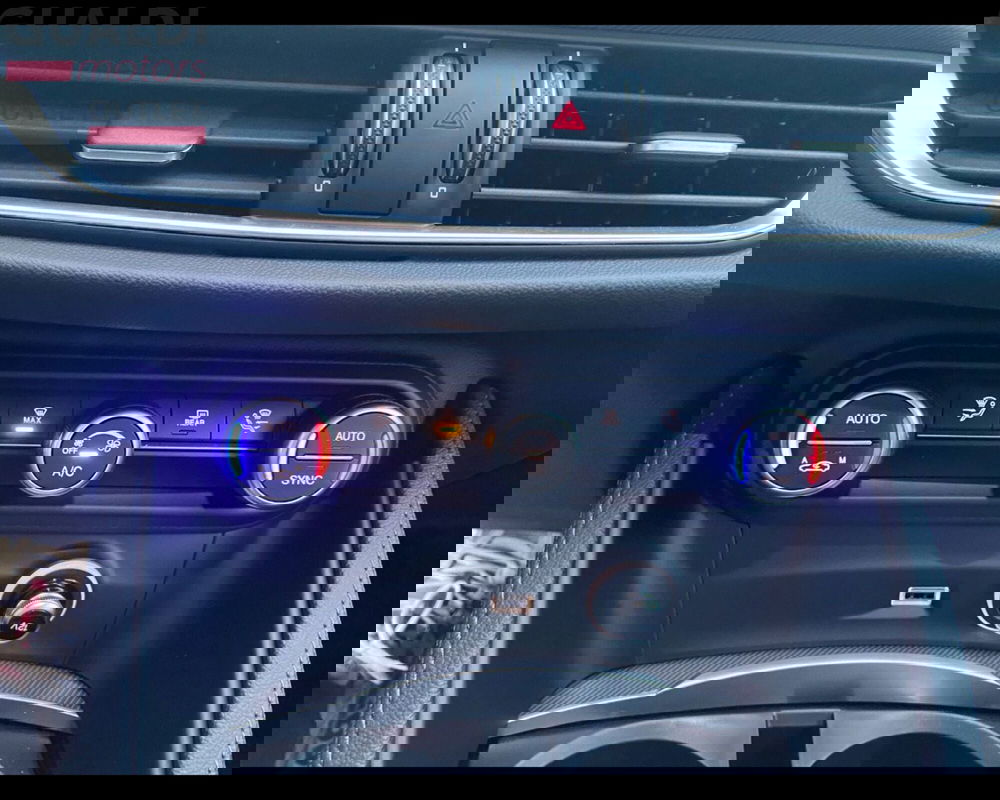 Alfa Romeo Stelvio usata a Modena (12)