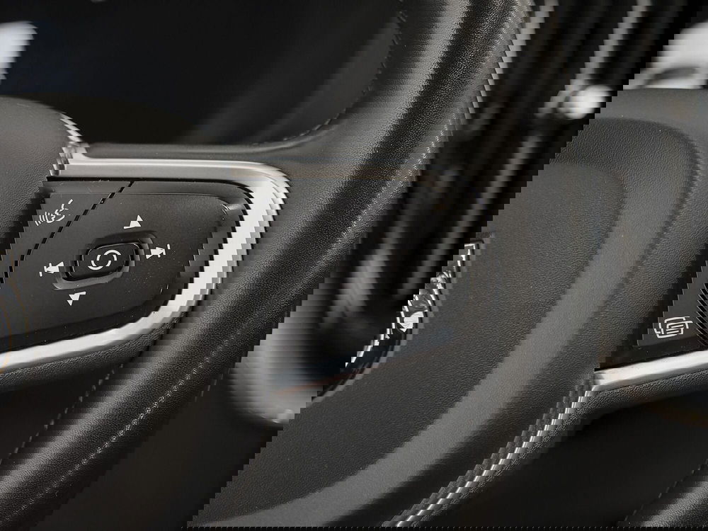 Volvo XC60 usata a Prato (9)