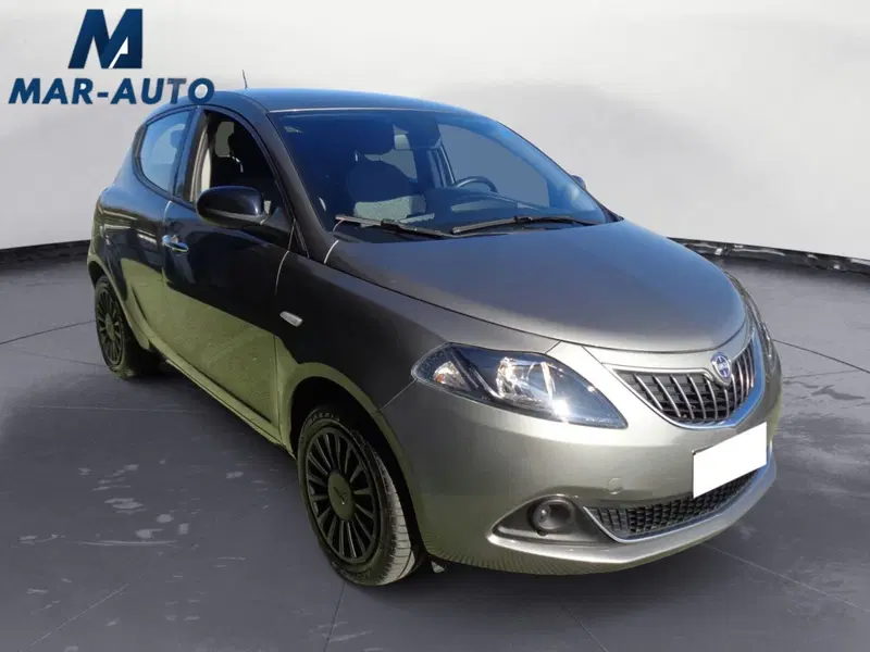 Lancia Ypsilon usata a Belluno (4)