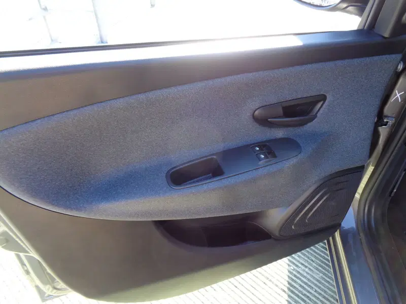 Lancia Ypsilon usata a Belluno (7)