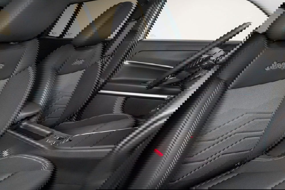 Jeep Avenger usata a Varese (13)