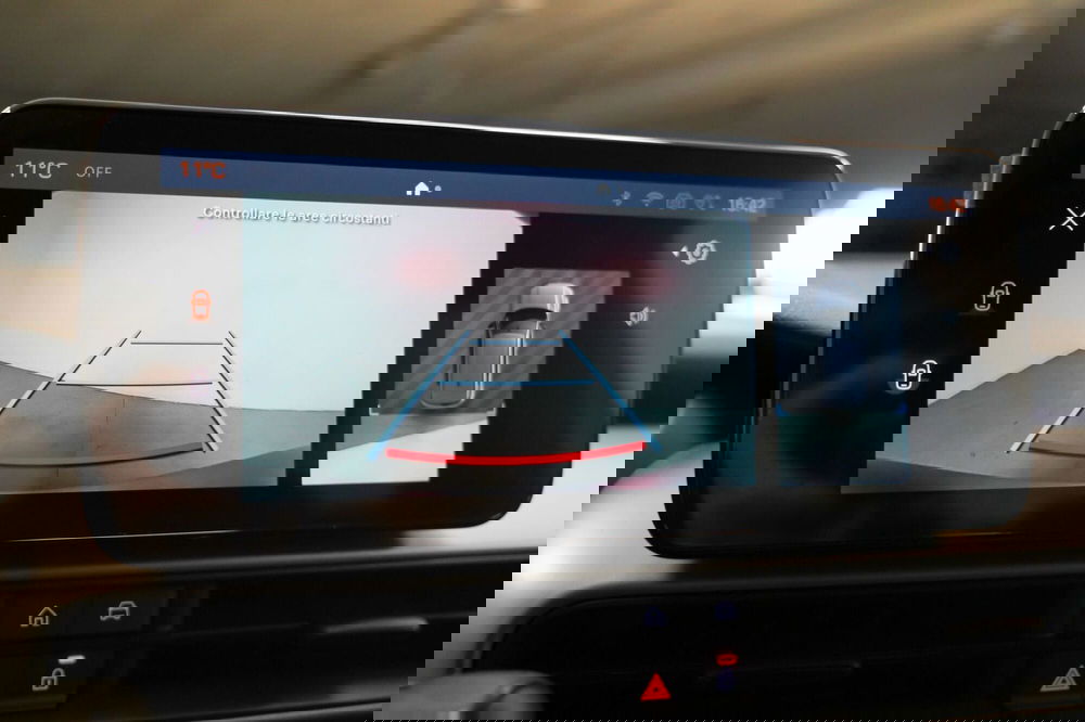 Jeep Avenger usata a Varese (17)