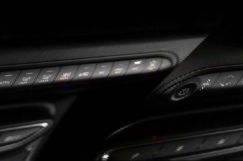 Jeep Avenger usata a Varese (19)