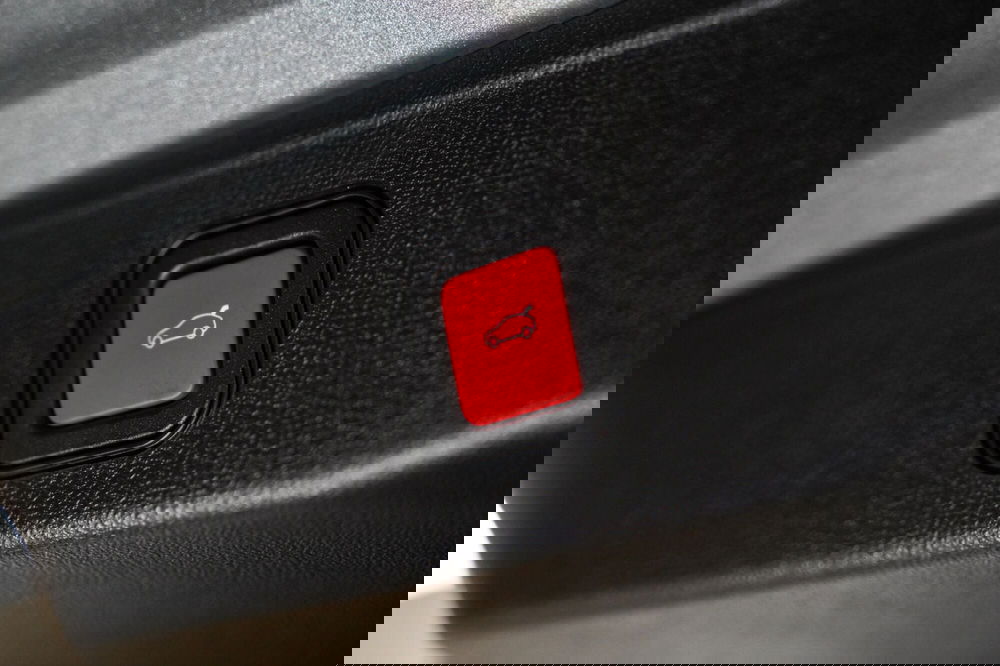 Jeep Avenger usata a Varese (20)