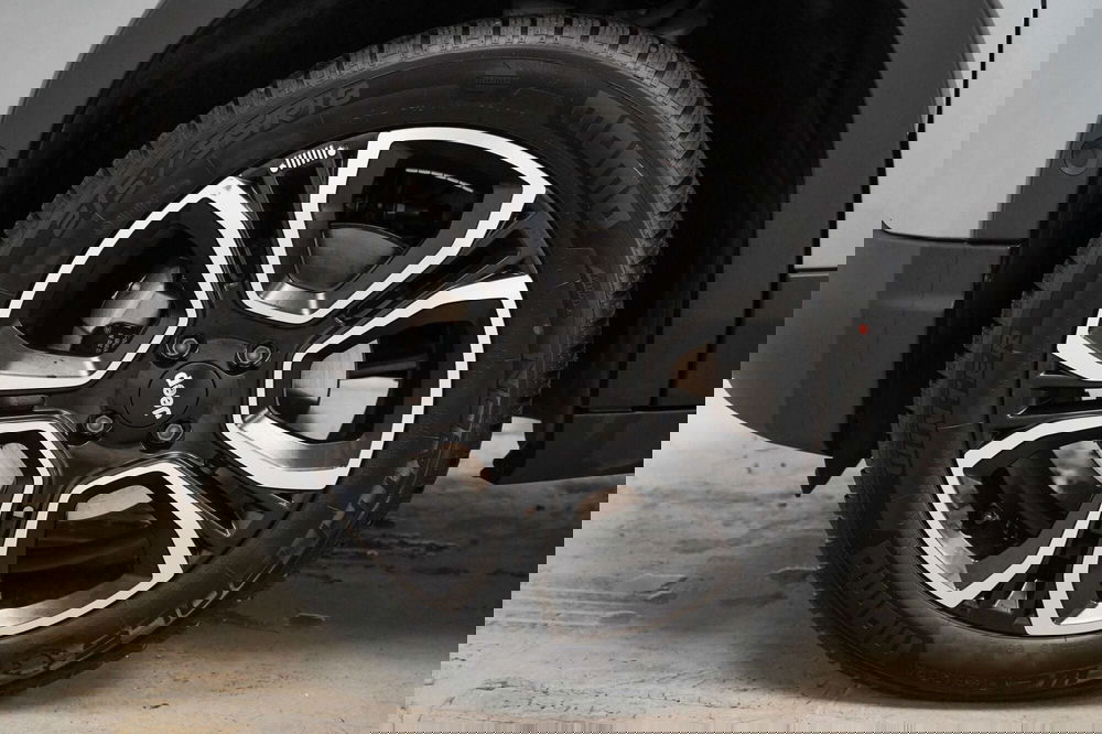 Jeep Avenger usata a Varese (7)