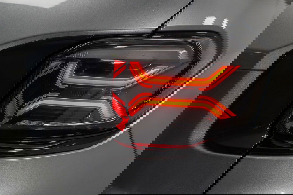 Jeep Avenger usata a Varese (9)