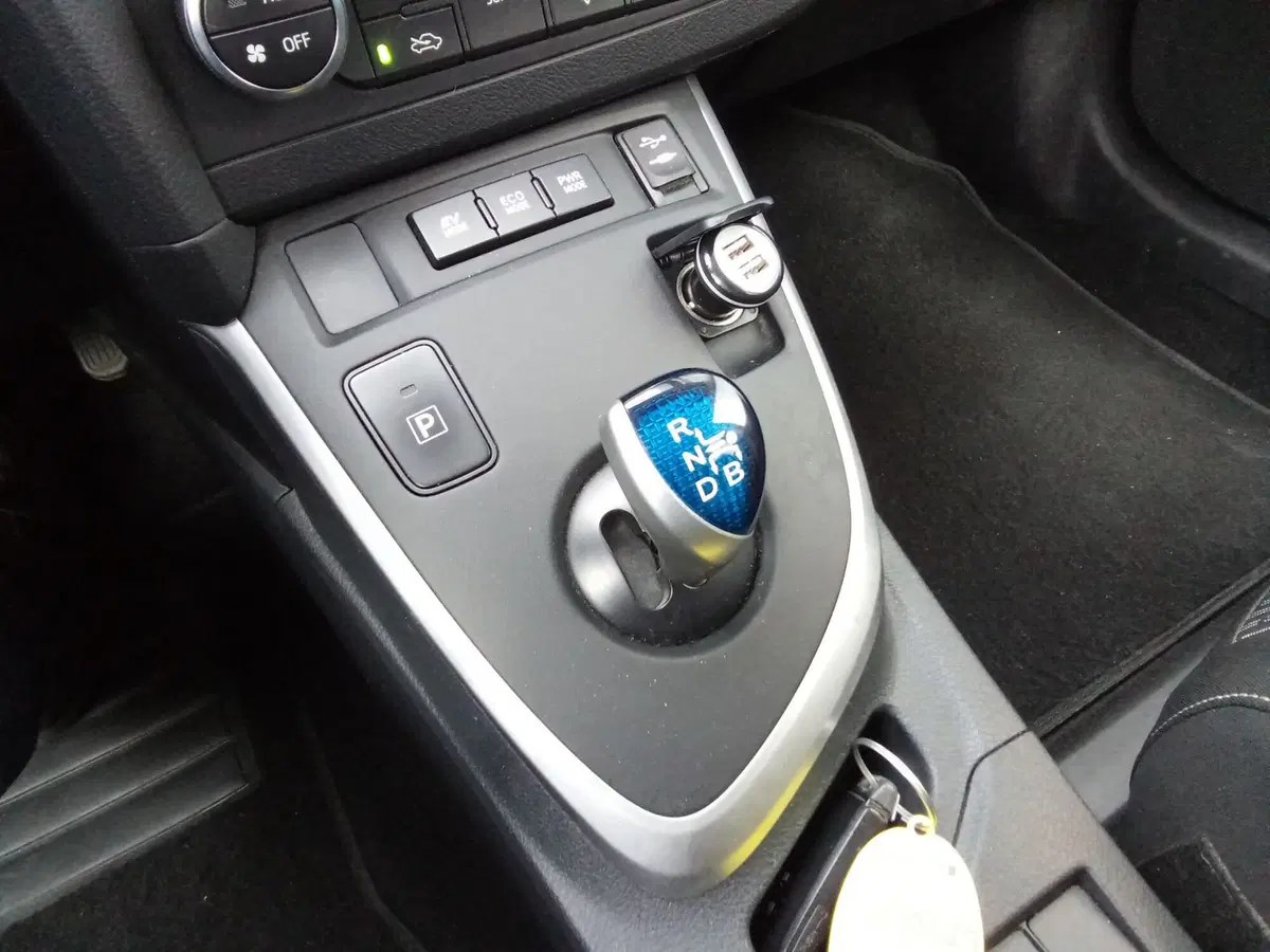 Toyota Auris usata a Rimini (12)