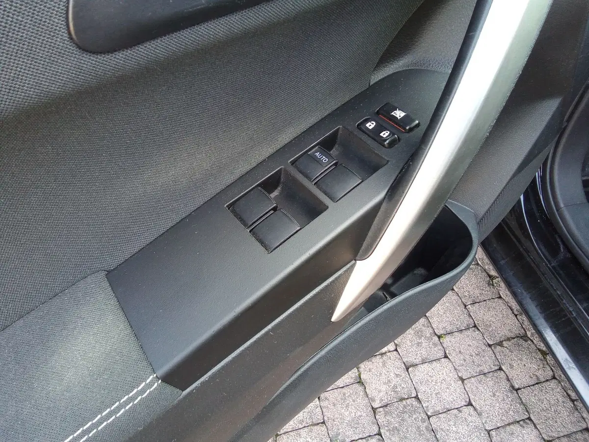 Toyota Auris usata a Rimini (16)