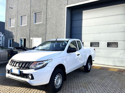 Mitsubishi L200 2.5 TD 4WD Double Cab Pick-up del 2017 usata a Filago