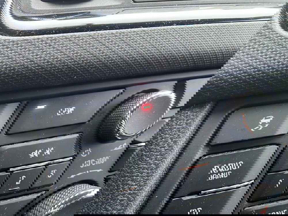 Opel Meriva usata a Parma (12)