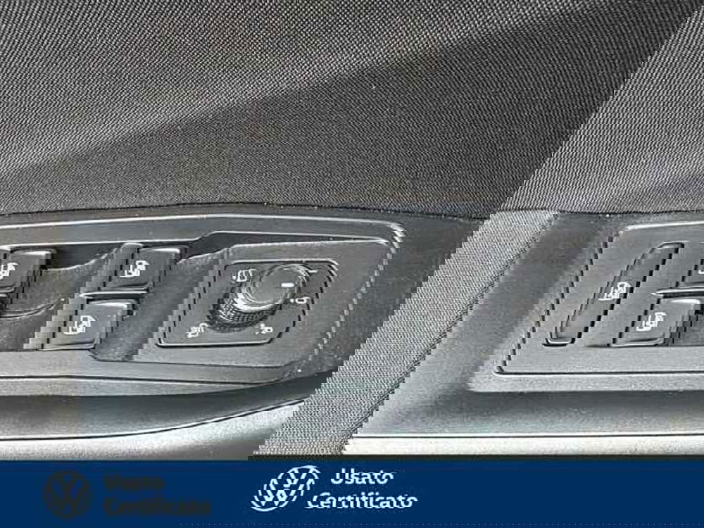 Volkswagen T-Roc usata a Vicenza (12)