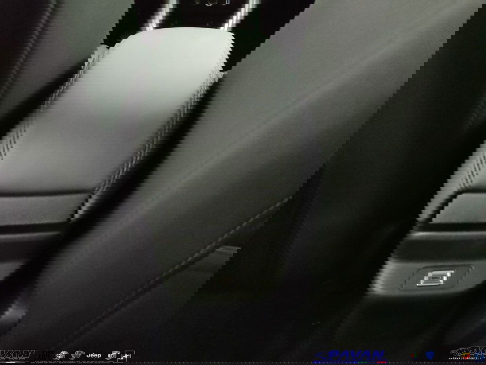 Jeep Avenger nuova a Padova (17)