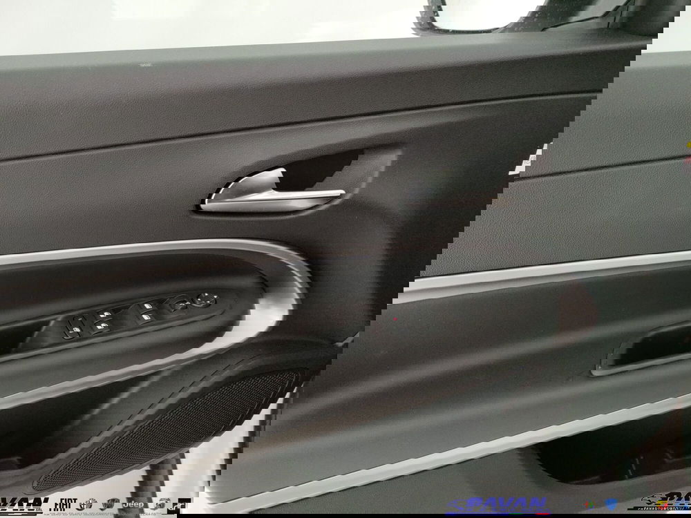 Jeep Avenger nuova a Padova (9)