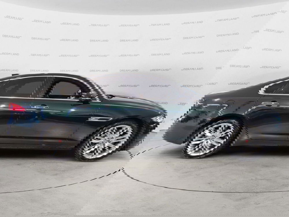 Jaguar XF usata a Livorno (6)