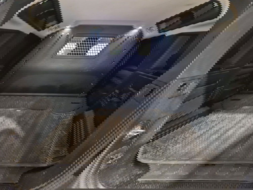 Land Rover Defender usata a Firenze (5)