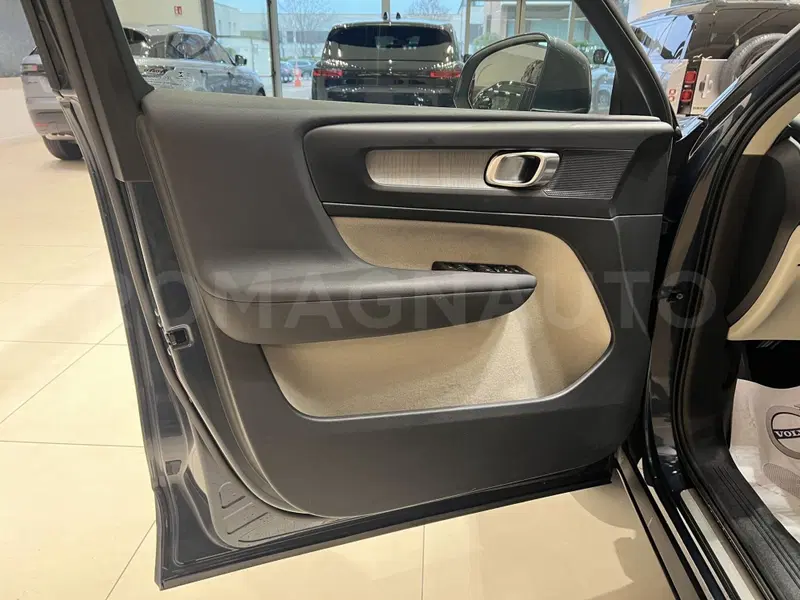Volvo XC40 usata a Forlì-Cesena (15)