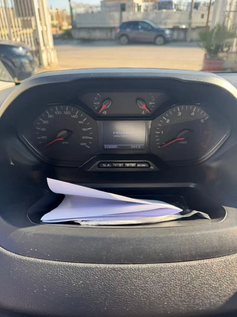 Peugeot Rifter usata a Caserta (10)
