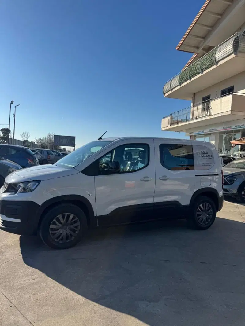 Peugeot Rifter usata a Caserta (2)