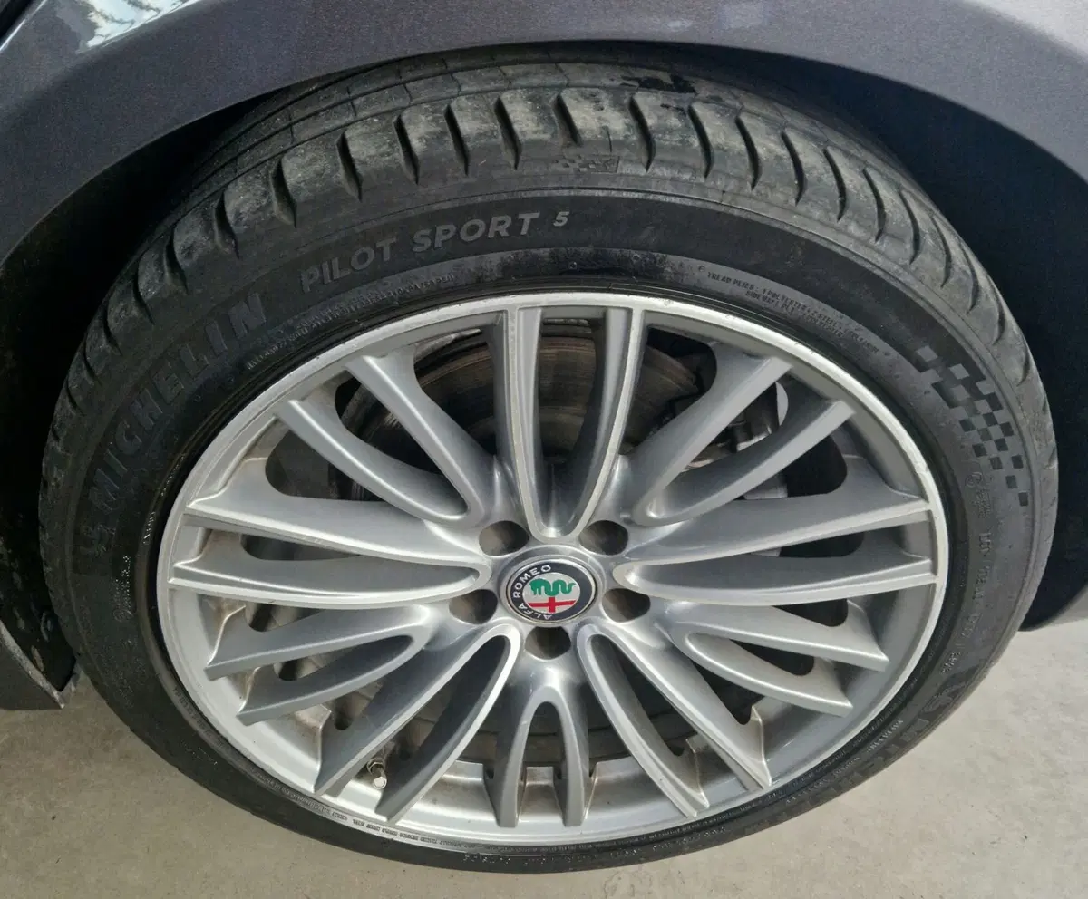 Alfa Romeo Giulia usata a Terni (15)