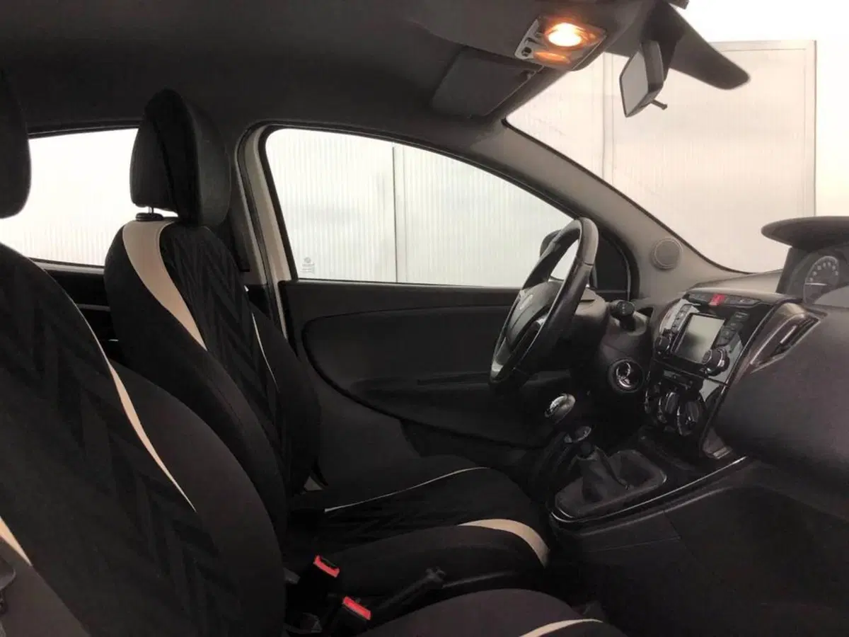 Lancia Ypsilon usata a Torino (13)