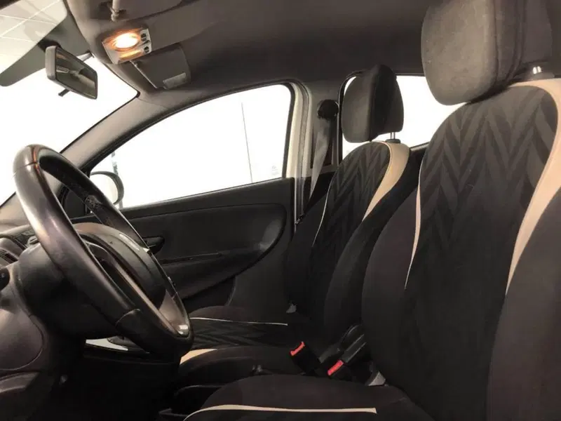 Lancia Ypsilon usata a Torino (14)