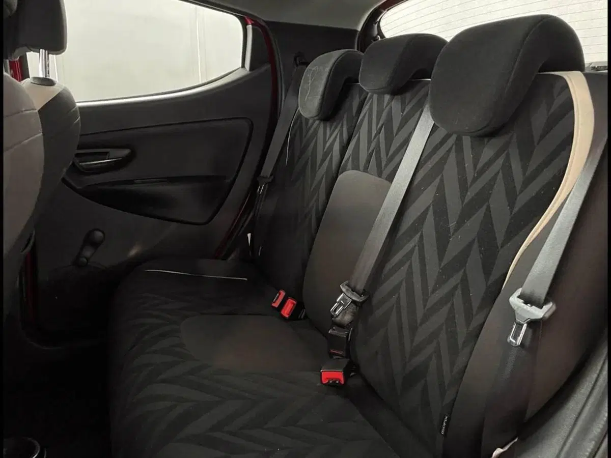 Lancia Ypsilon usata a Torino (15)
