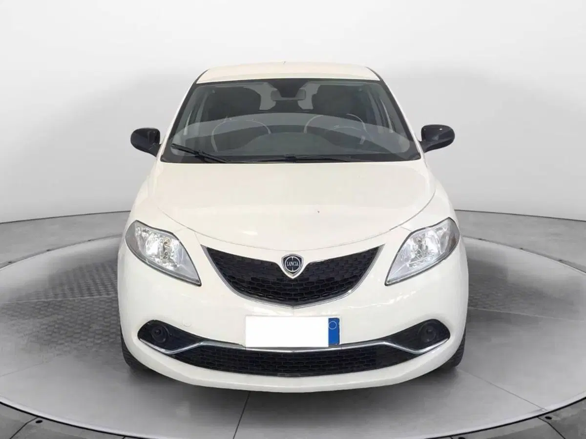 Lancia Ypsilon usata a Torino (2)