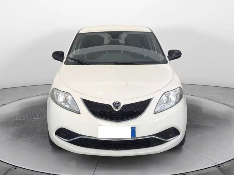 Lancia Ypsilon usata a Torino (2)