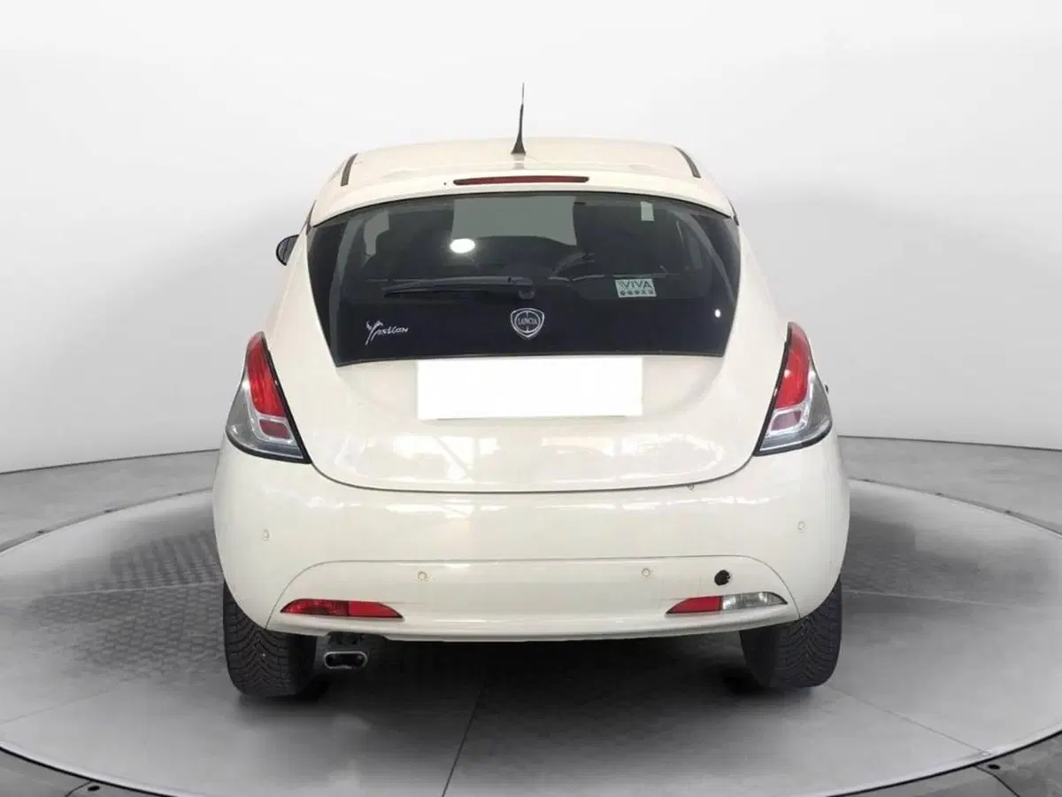 Lancia Ypsilon usata a Torino (5)