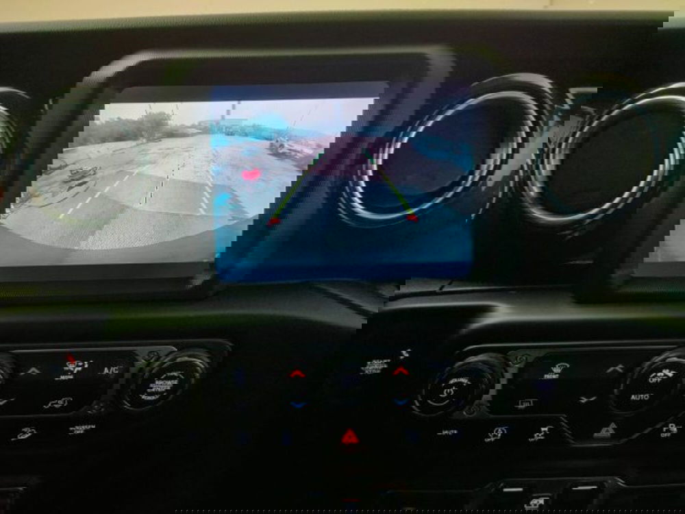 Jeep Wrangler Unlimited usata a Teramo (10)