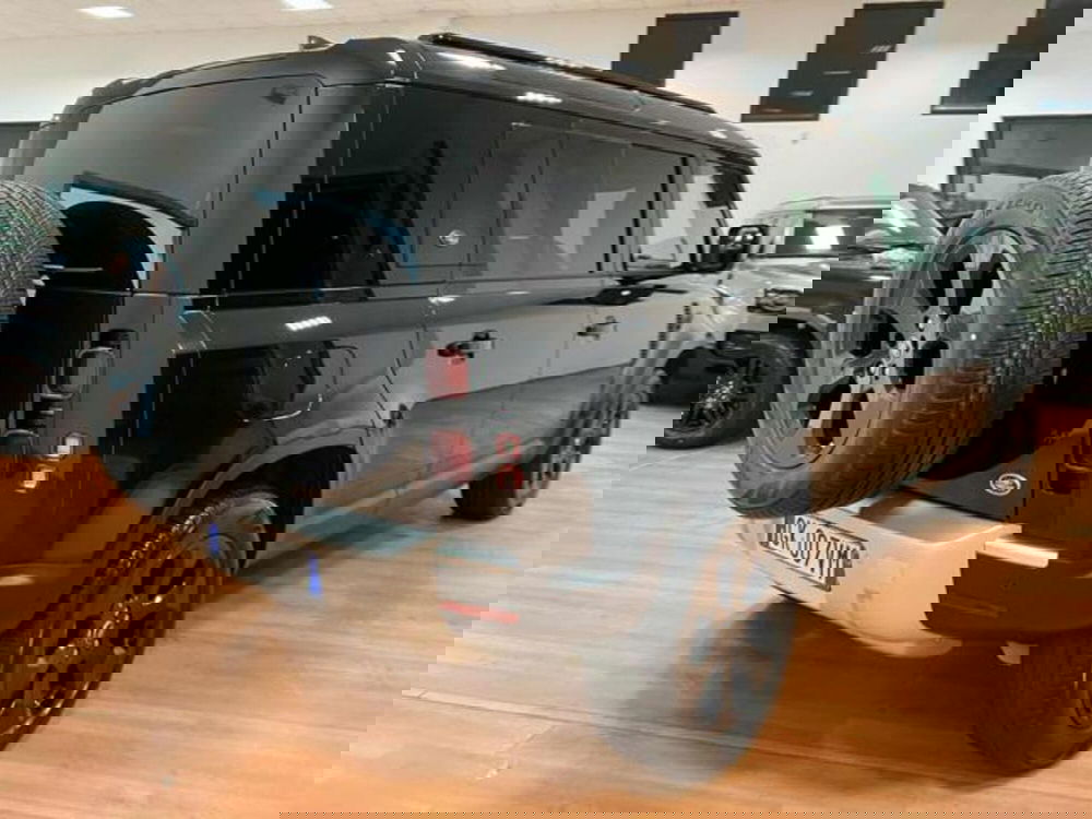 Land Rover Defender usata a Lucca (5)