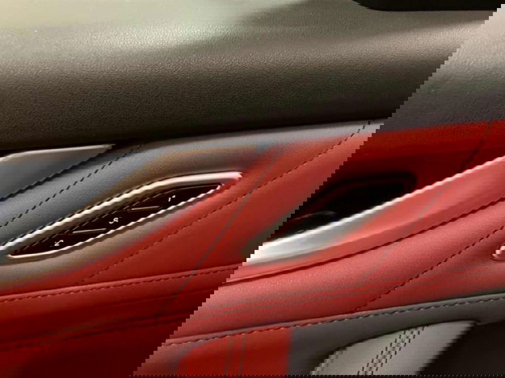 Maserati Levante usata a Lucca (7)