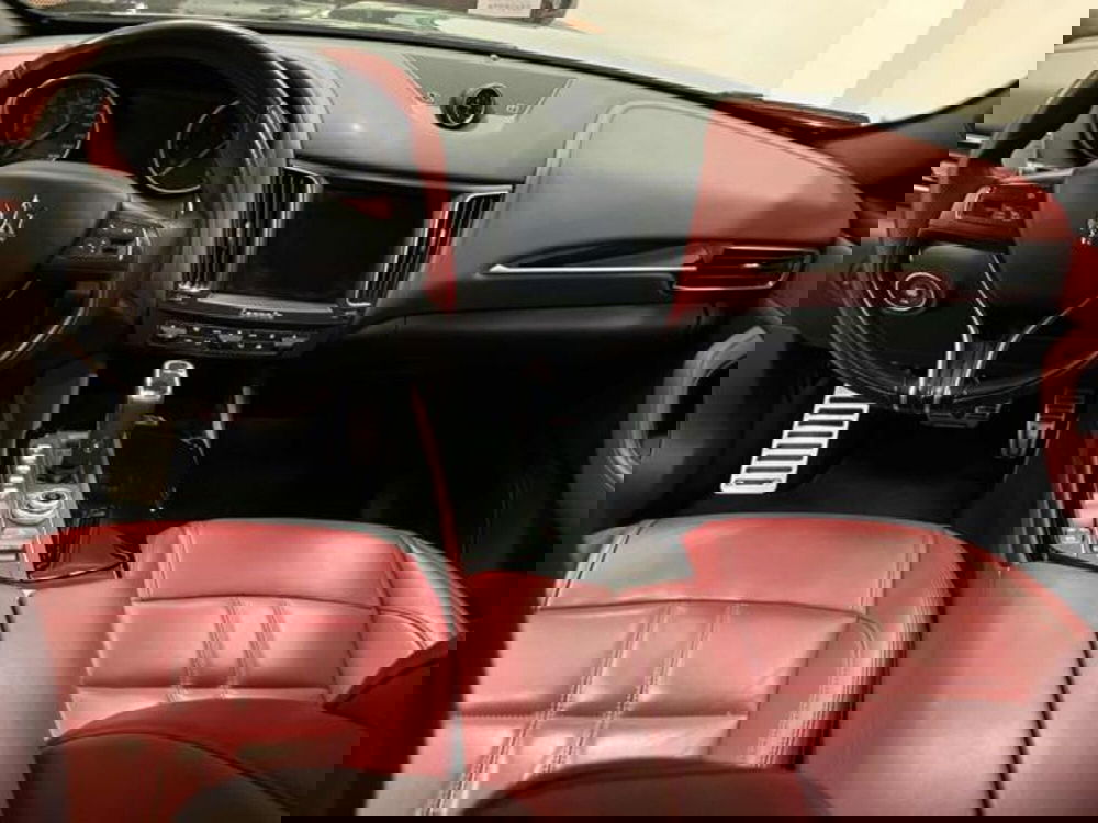 Maserati Levante usata a Lucca (6)