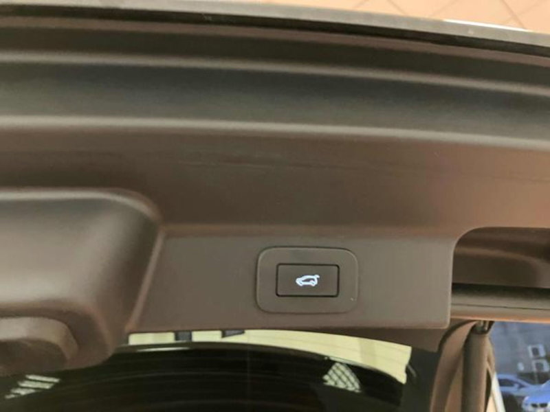 Jaguar F-Pace usata a Lucca (10)