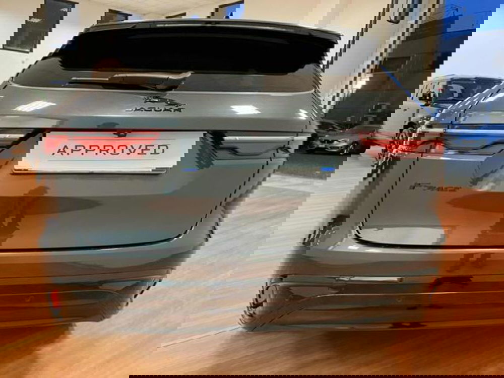 Jaguar F-Pace usata a Lucca (5)