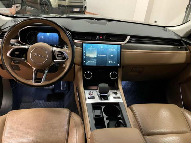 Jaguar F-Pace usata a Lucca (7)