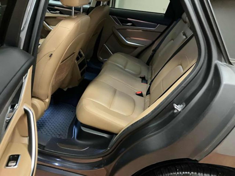 Jaguar F-Pace usata a Lucca (9)