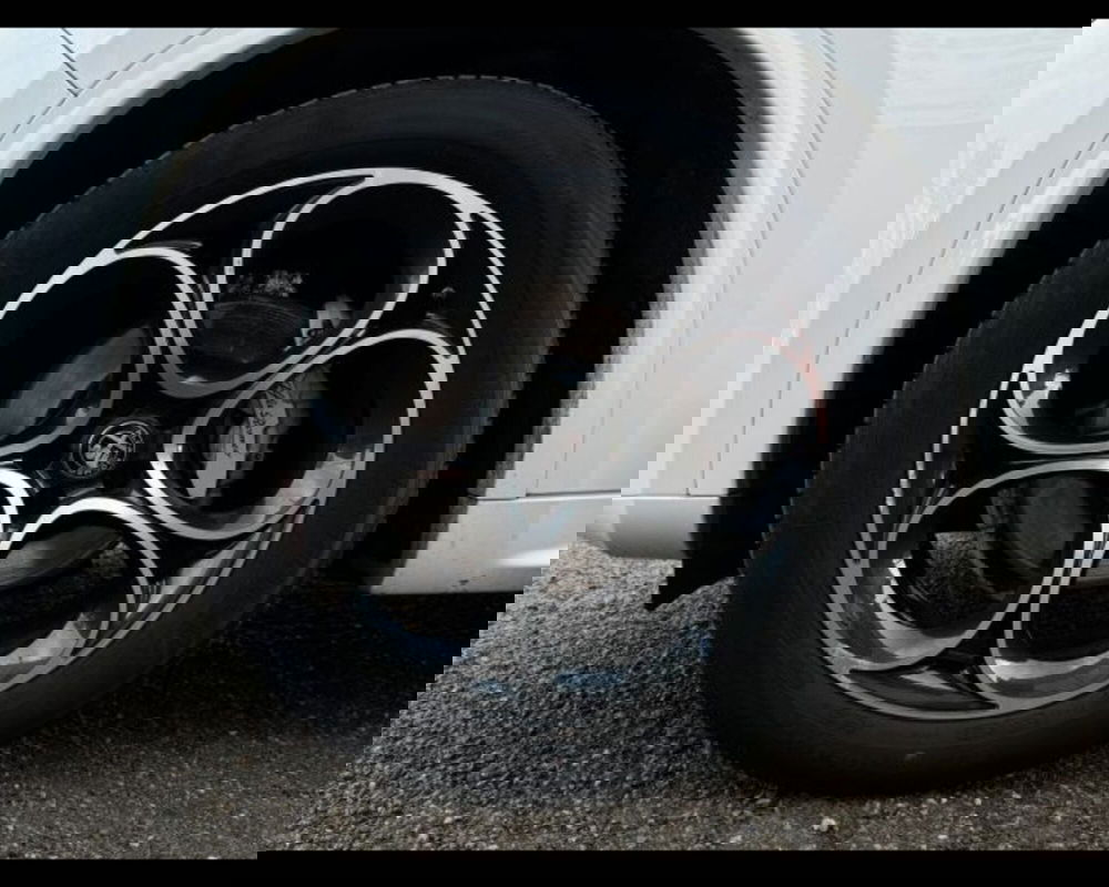 Alfa Romeo Stelvio usata a Bologna (12)