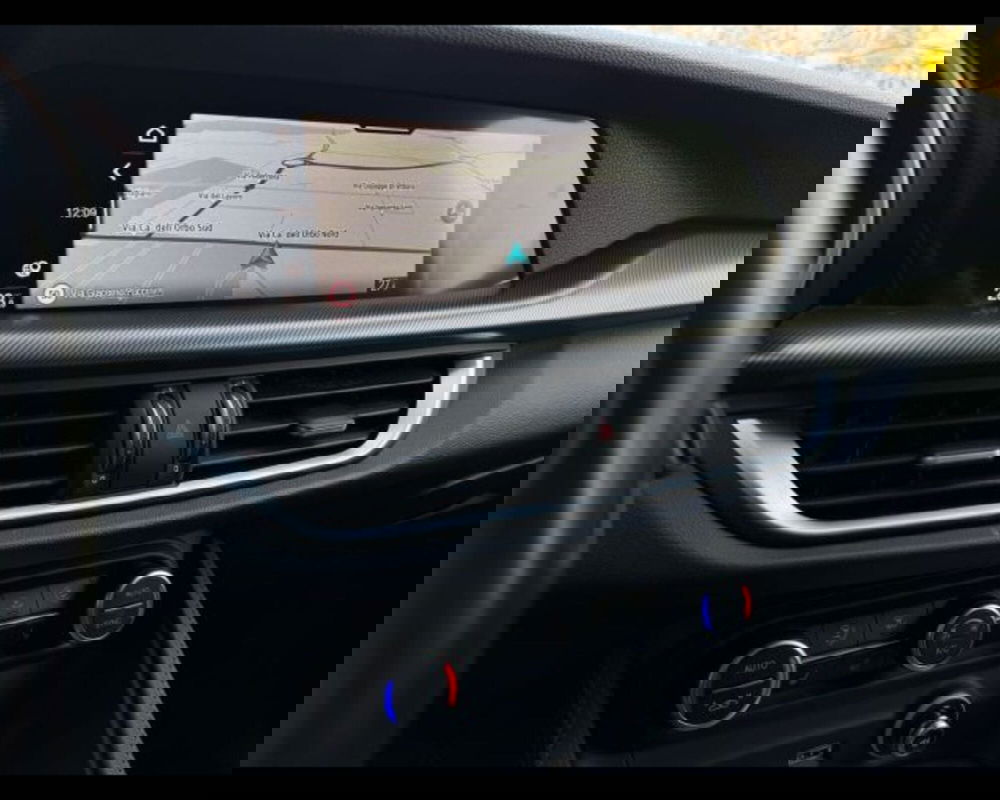 Alfa Romeo Stelvio usata a Bologna (19)