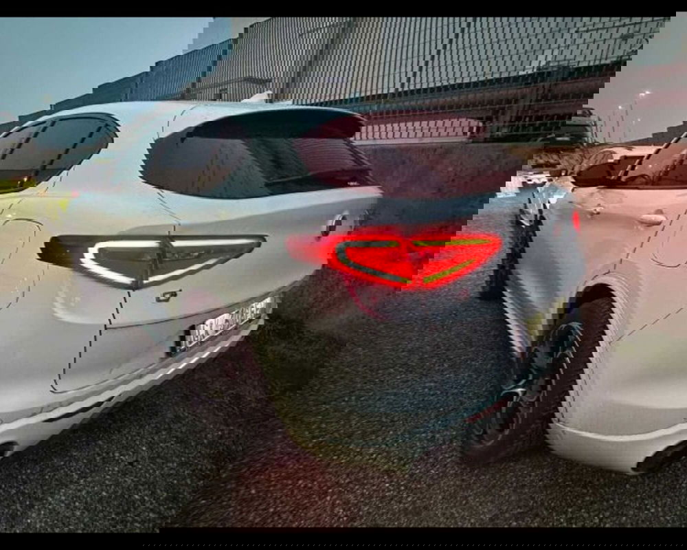 Alfa Romeo Stelvio usata a Bologna (2)