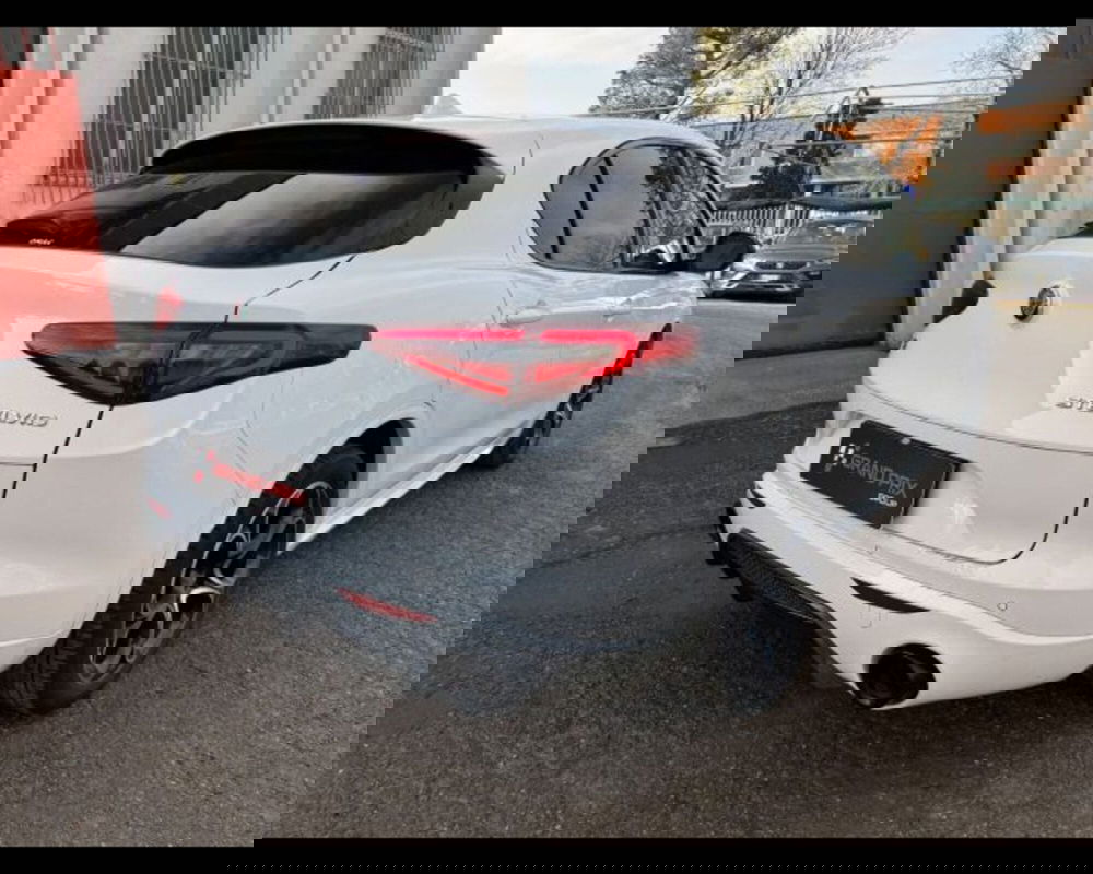 Alfa Romeo Stelvio usata a Bologna (5)